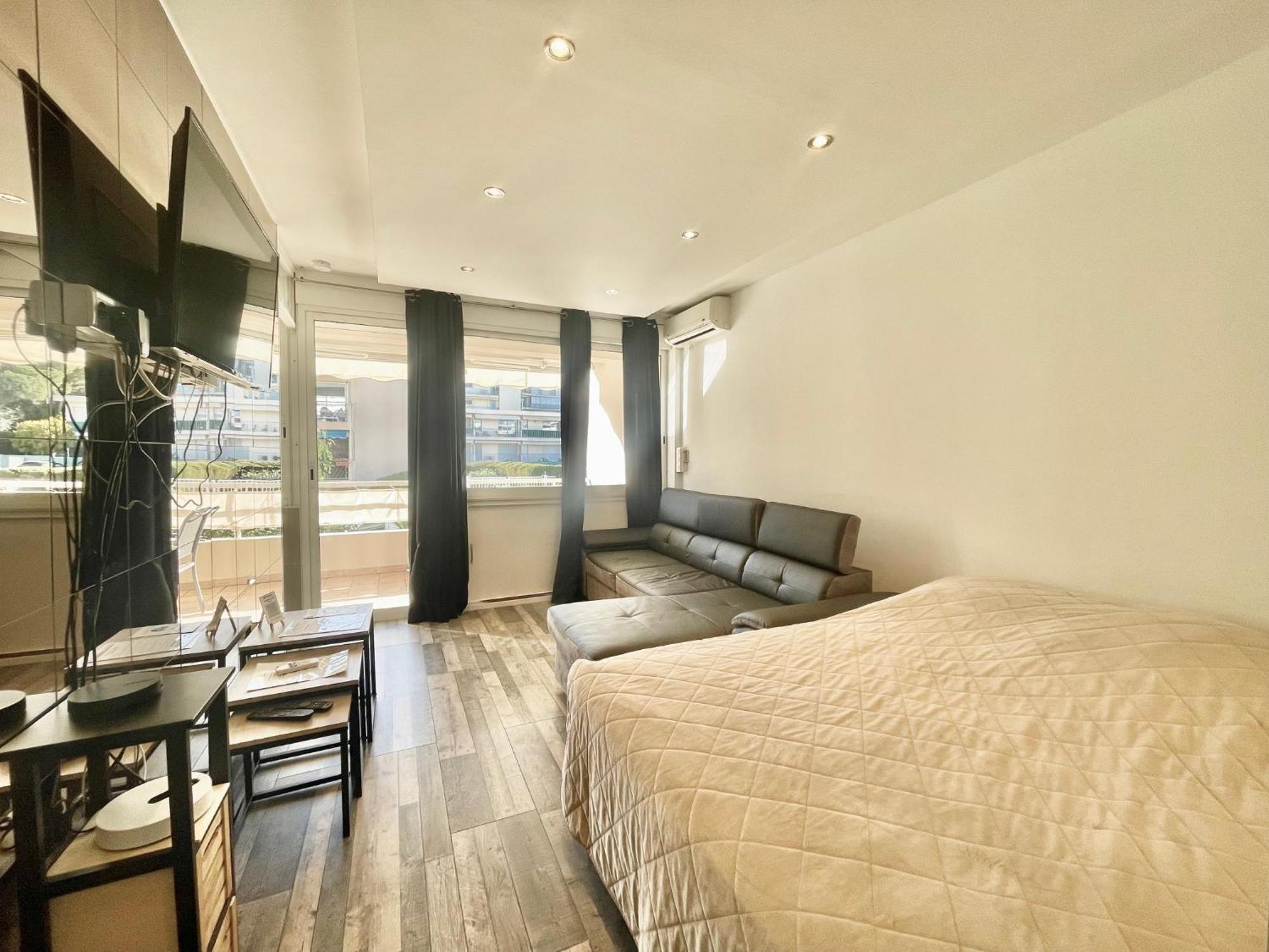 Palm Paradise, By Welcome To Cannes Apartment Екстериор снимка